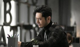 明星爆料掩盖大新闻,真相成谜引热议