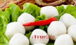 鱼蛋后厨爆料视频播放,视频曝光后厨操作全过程