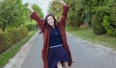 吃瓜网红拍照姿势图解女