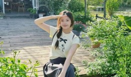 吃瓜网红拍照姿势图解女